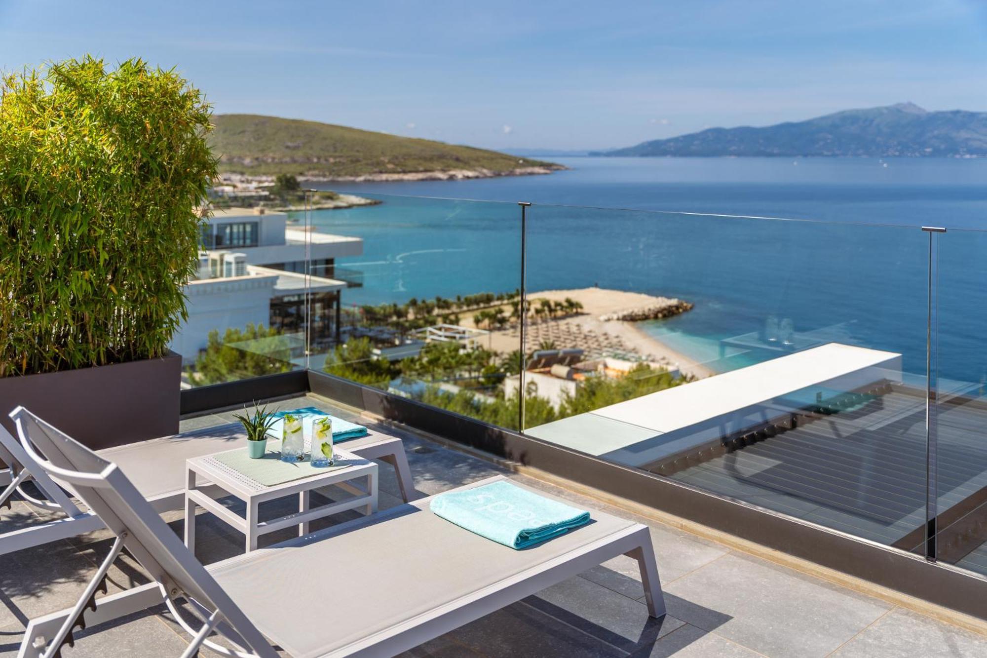 Hotel Glow Boutique & 4*