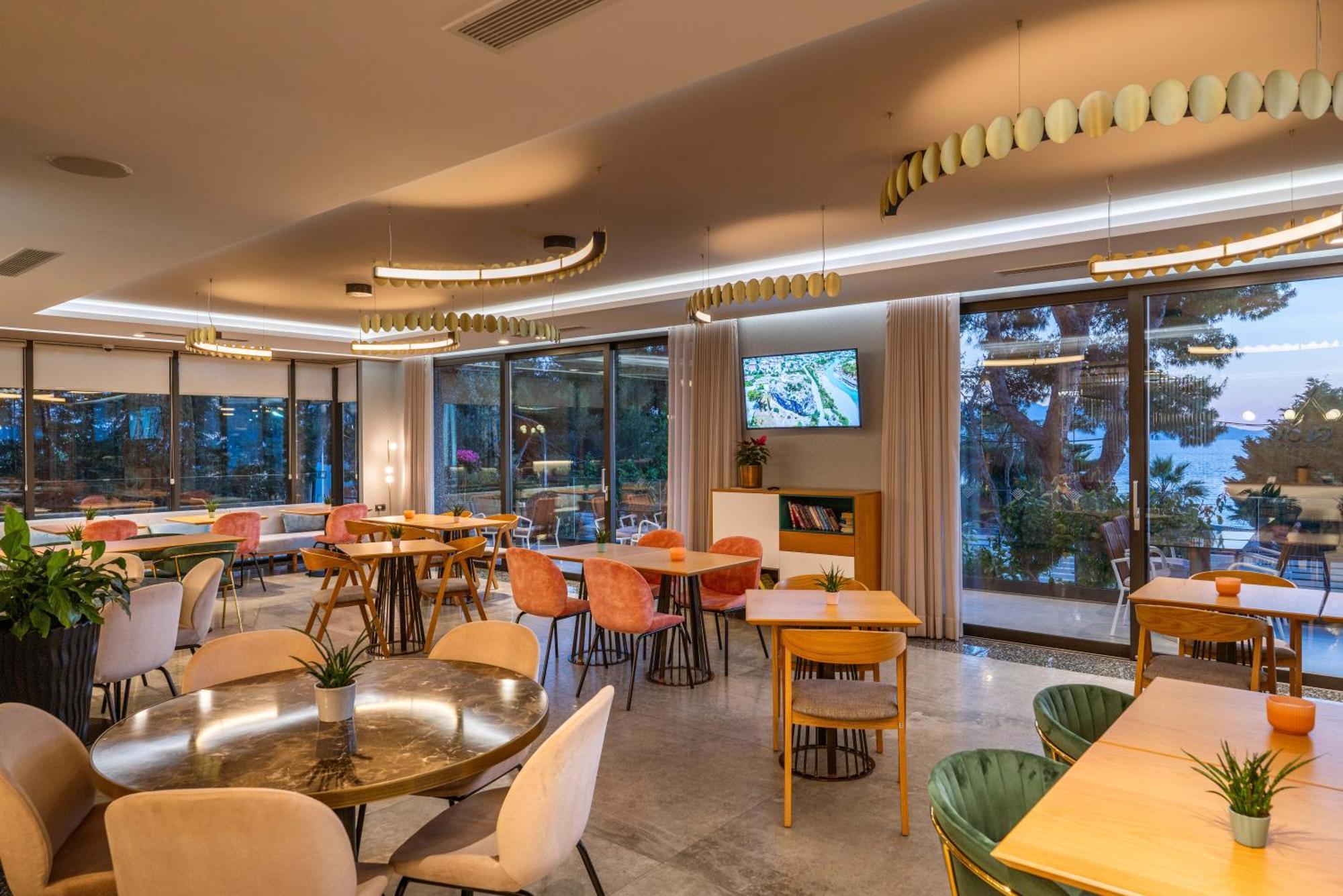 Hotel Glow Boutique & Sarandë
