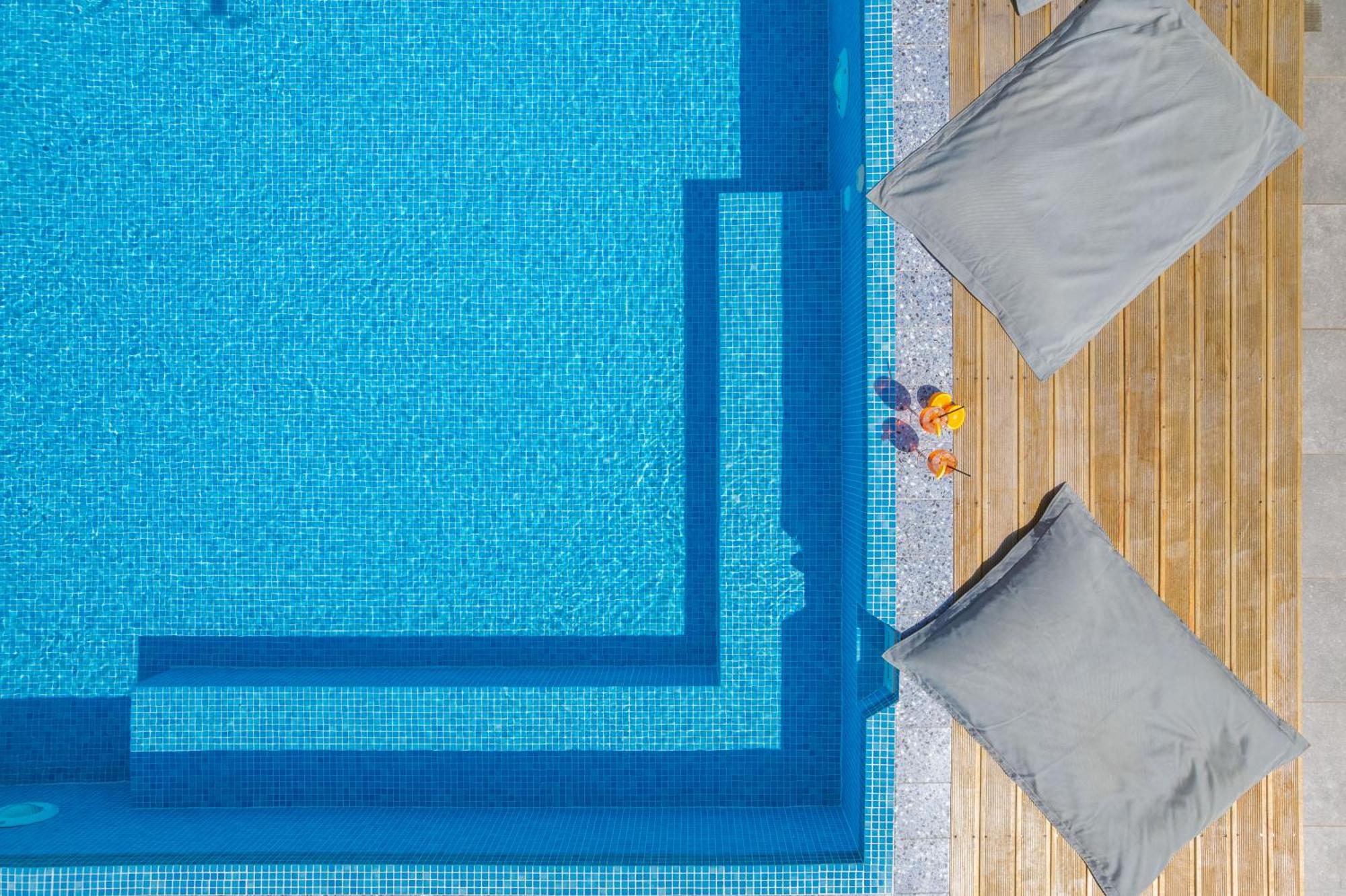 Glow Boutique & 4* Saranda