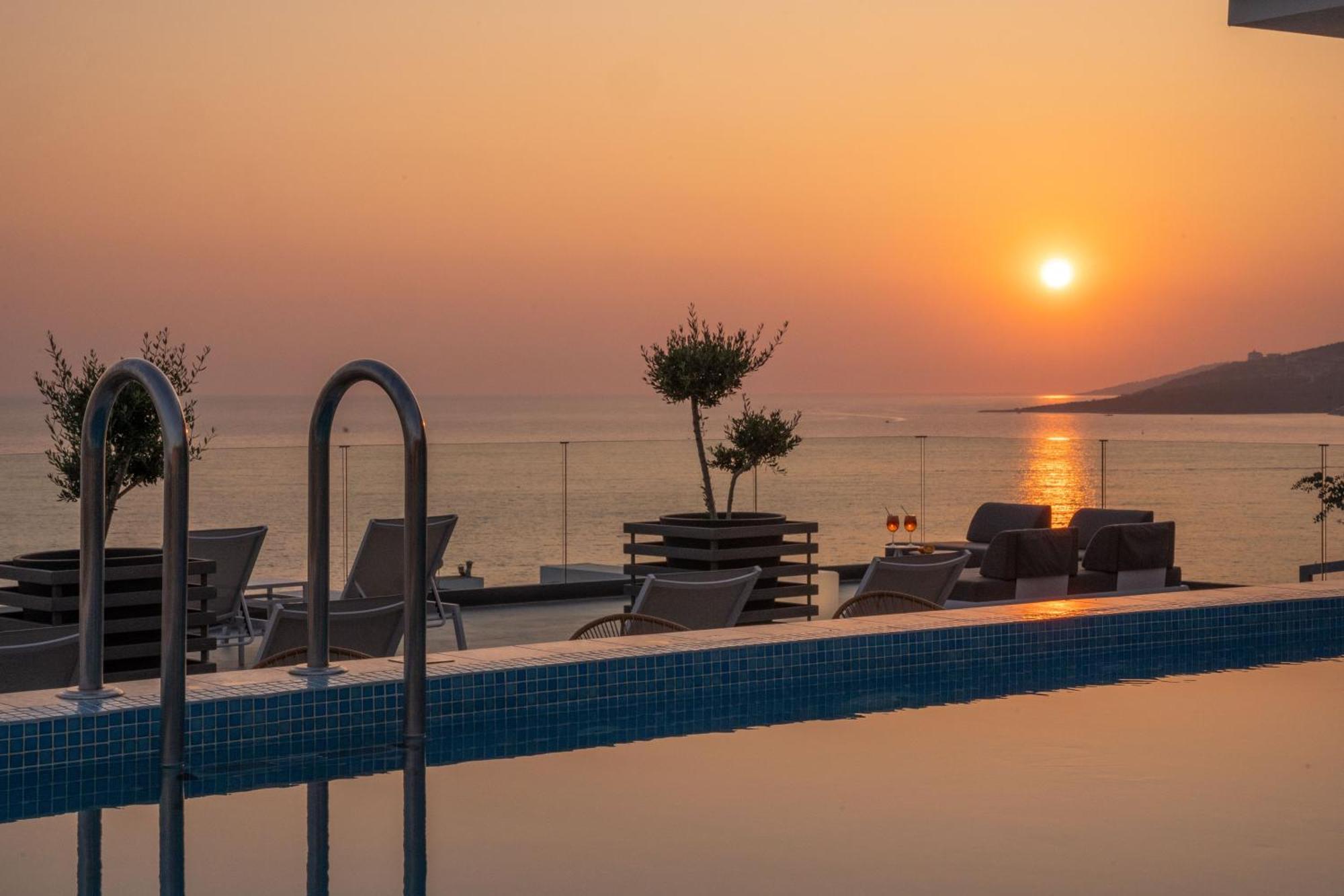 Glow Boutique & Sarandë