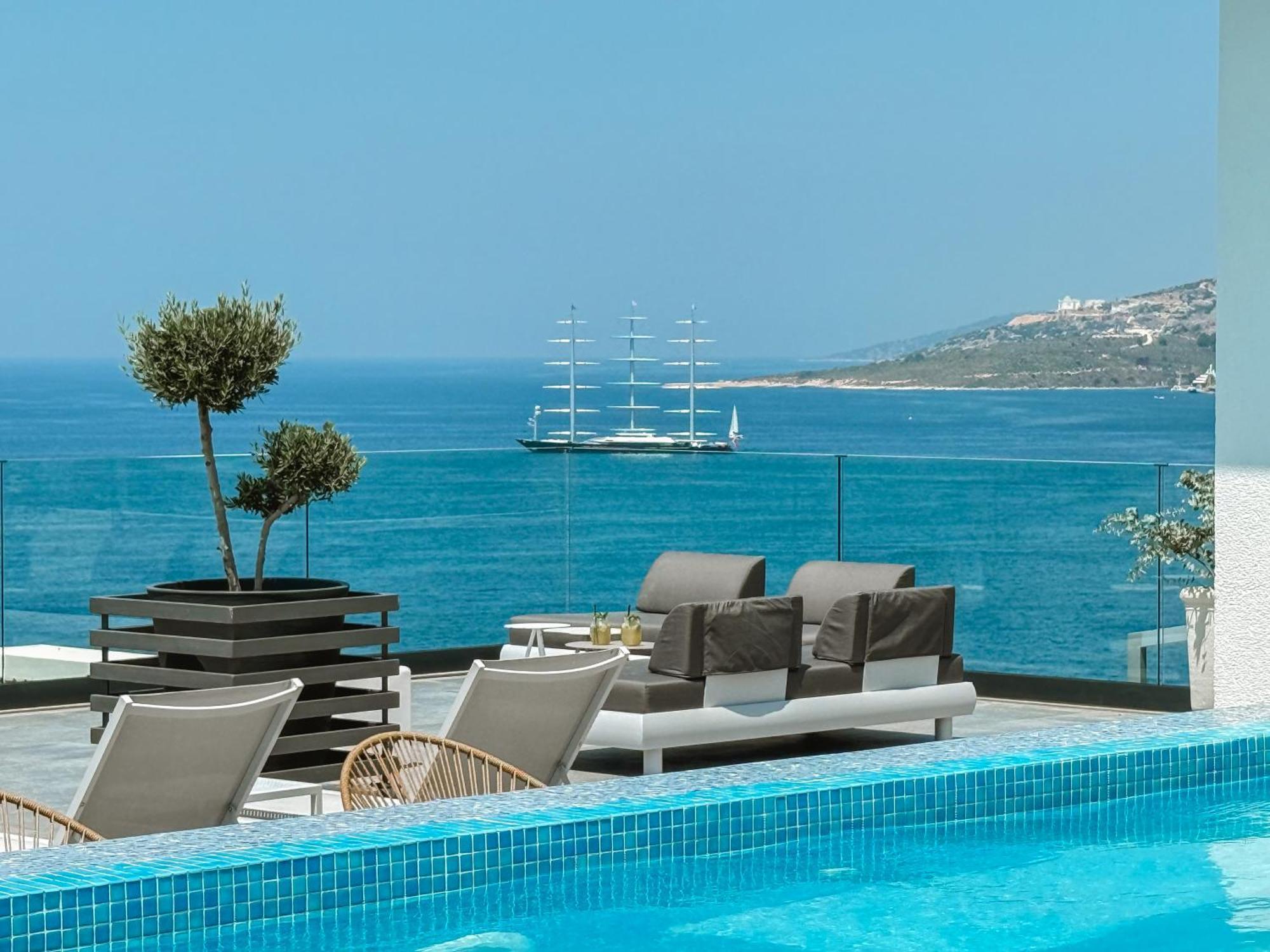 Hotel Glow Boutique & 4*