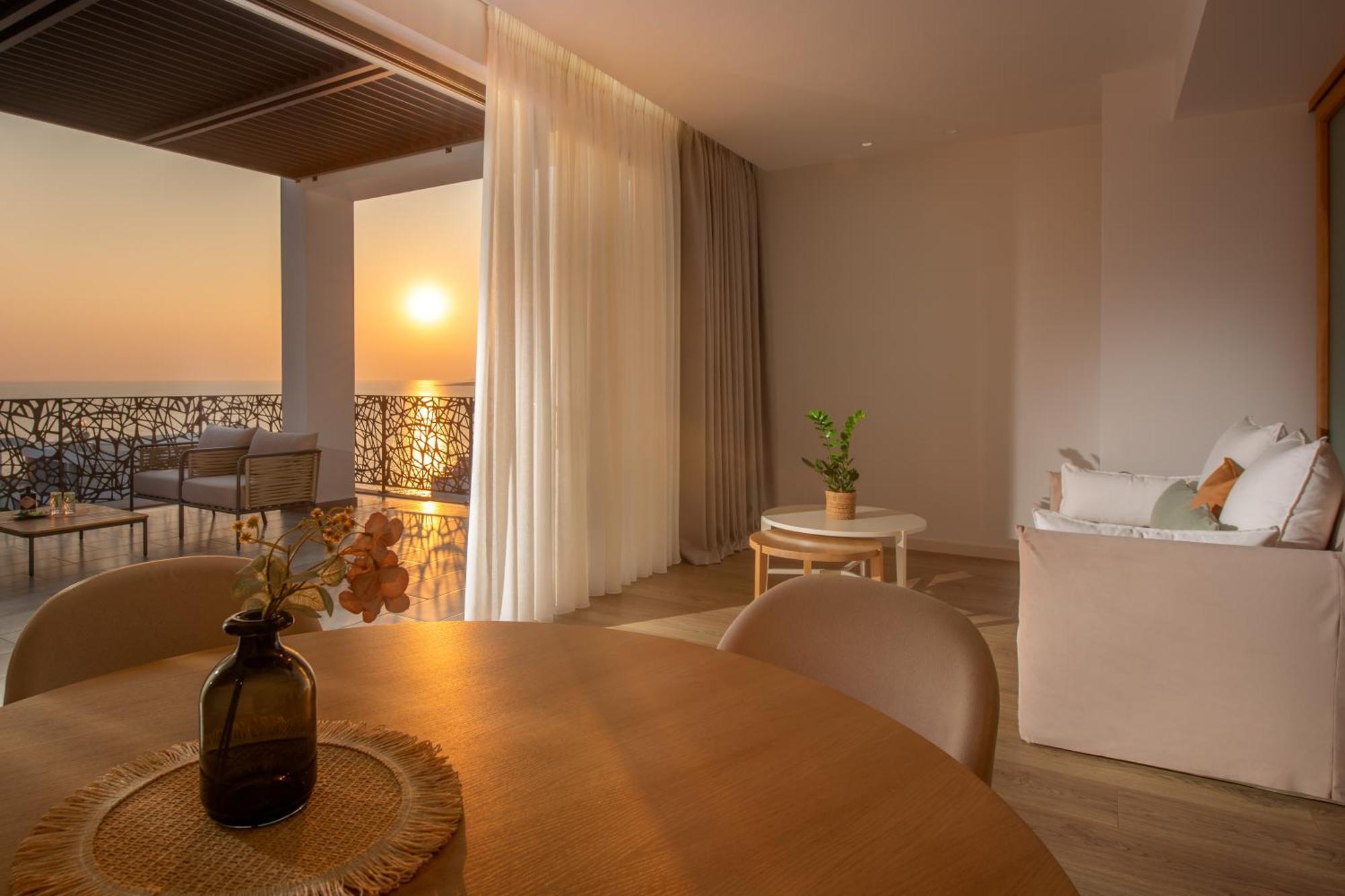 Glow Boutique & 4* Sarandë