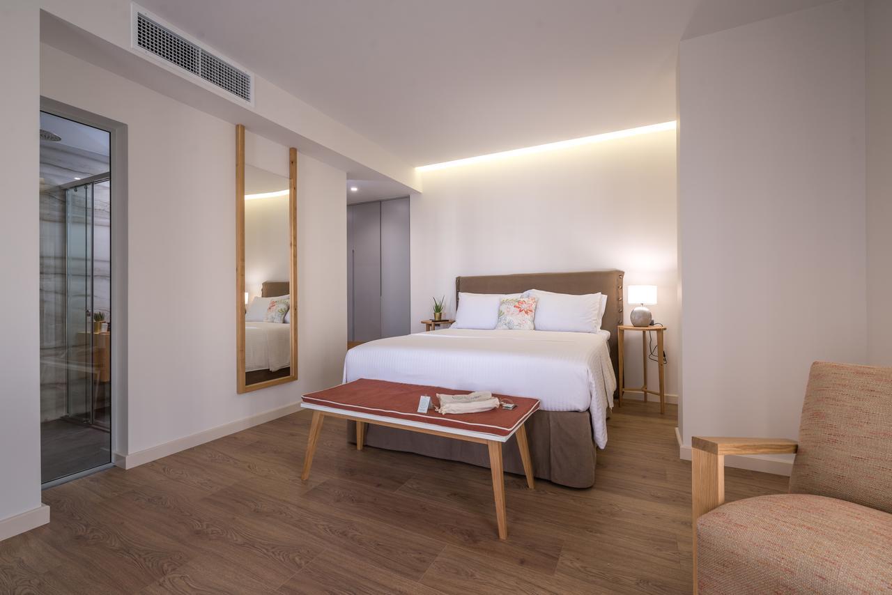 Glow Boutique & 4*